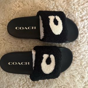 Black Ulla Shearling slides Never Been worn Size 9 US